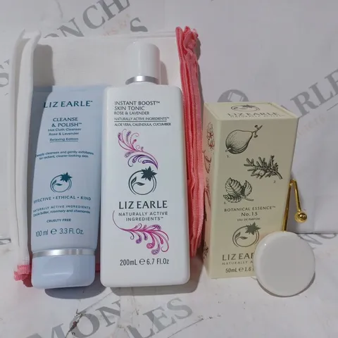 LIZ EARLE BOTANICAL ESSENCE WITH RELAXING SKINCARE ESSENTIALS