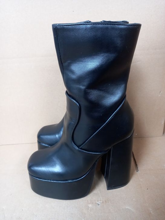PAIR OF BOOTS (BLACK LEATHER), SIZE 3 UK