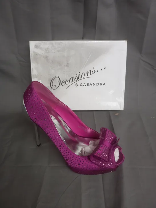BOXED PAIR OF OCCASSIONS BY CASANDRA PURPLE JEWELLED HEELS SIZE 7