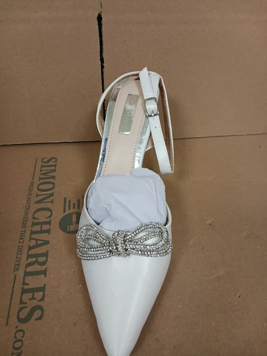 BE MINE BRIDAL WYNNA EMBELLISHED HEELS - SIZE 7