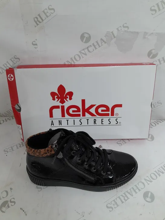 BOXED PAIR OF RIEKER HIGH TOP LEOPARD CUFF TRAINERS BLACK SIZE 5