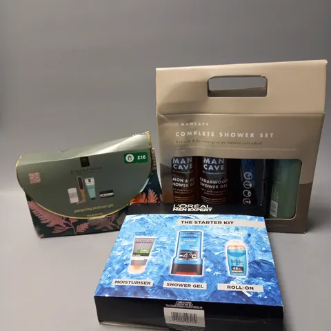 APPROXIMATELY 10 FRAGRANCE AND COSMETIC BOXSETS TO INCLUDE MANCAVE COMPLETE SHOWER SET, LOREAL MEN EXPERT THE STARTER KIT, CHAMPNEYS PAMPRING PEDICURE GIFT, ETC