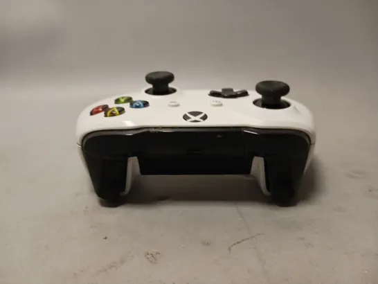 BOXED XBOX ONE WHITE WIRELESS CONTROLLER 