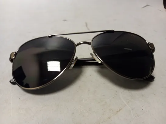 BOXED PRADA PR4021 SUNGLASSES