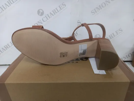 BOXED DUNE LONDON HEELS TAN SIZE 5