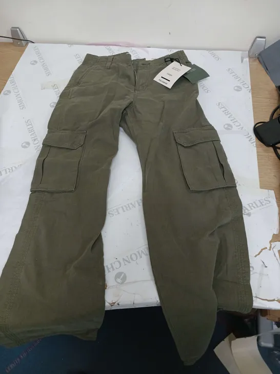 PULL & BEAR CARGO PANTS OLIVE SIZE UK 34 REGULAR LEG