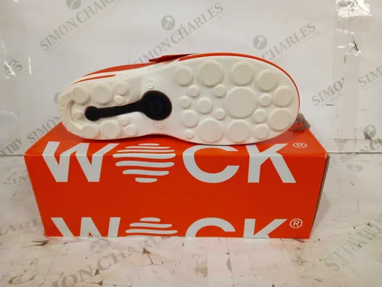 BOXED PAIR OF WOCK WALKSOFT CLOGS IN ORANGE/WHITE UK SIZE 8.5