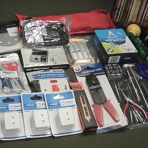 LOT OF ASSORTED HOUSEHOLD ITEMS TO INCLUDE DIGITAL SCALES, SHAVER ADAPTERS AND CRIMPING TOOL