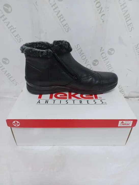 BOXED RIEKER ANTISTRESS LADIES BLACK FLEECE LINED BOOTS ZIP FASTENING. SIZE EU 41