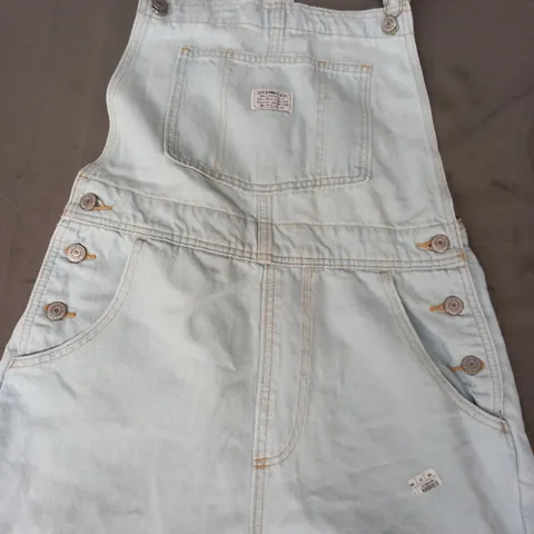 LEVI'S VINTAGE SHORTALL JUMPSUIT IN LIGHT BLUE SIZE MEDIUM