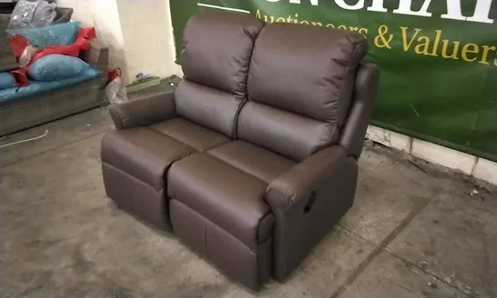 QUALITY BRITISH DESIGNED & MANUFACTURED G PLAN NEWMARKET 2 SEATER MANUAL RECLINER OXFORD CHOCOLATE LEATHER SOFA