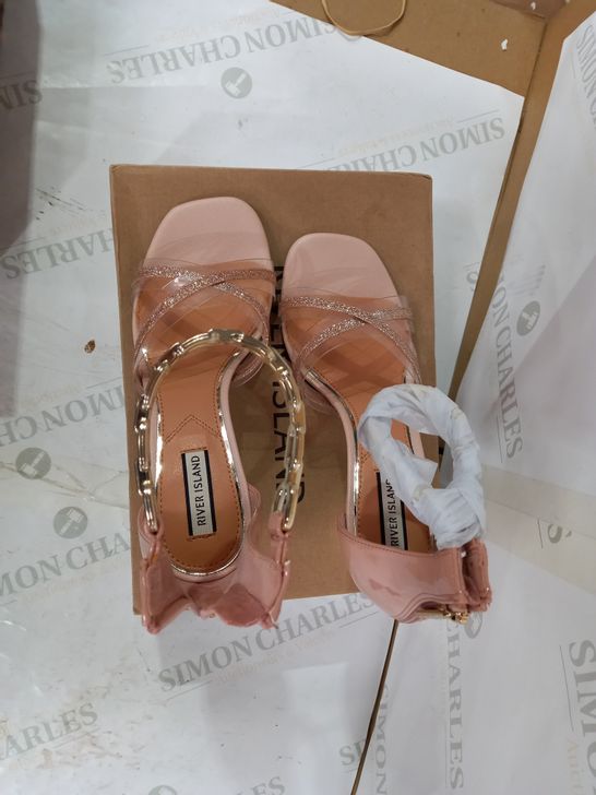 BOXED PAIR OF RIVER ISLAND LIGHT PINK TORONTO STRAPPY HEELS - UK 7