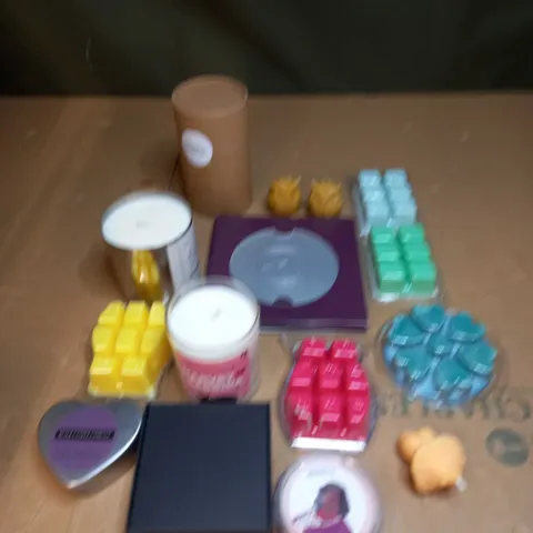 LOT OF ASSORTED HOUSEHOLD ITEMS TO INCLUDE WAX MELTS AND CANDLES