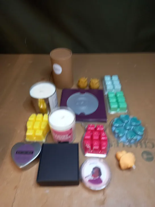 LOT OF ASSORTED HOUSEHOLD ITEMS TO INCLUDE WAX MELTS AND CANDLES