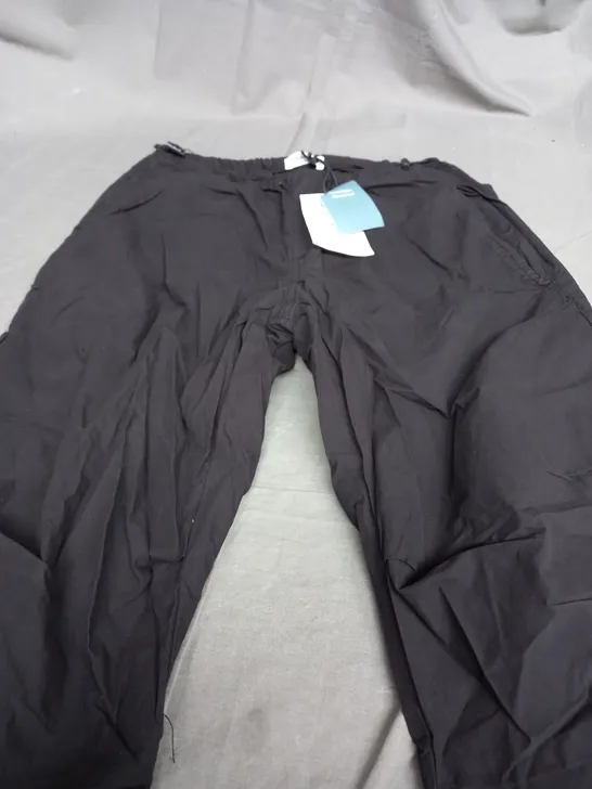 PULL & BEAR BLACK BAGGY PANTS - EUR SMALL