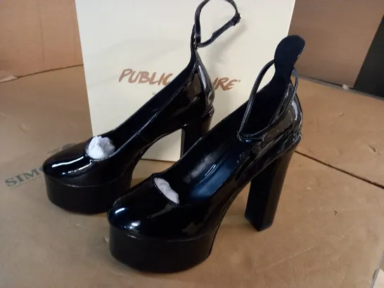 BOXED PAIR OF PUBLIC DESIRE DONATELLA BLACK HEELED SHOES - 6