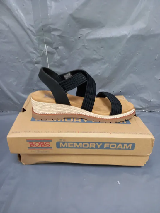 BOB'S FROM SKECHERS MEMORY FOAM SANDALS BLACK SIZE 5.5