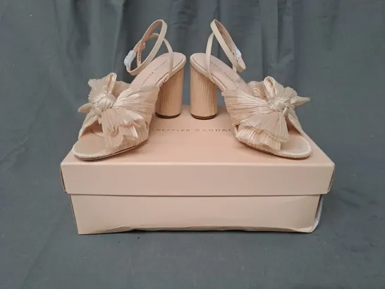 BOXED PAIR OF LOEFFLER RANDALL OPEN TO BLOCK HEEL SANDALS IN WHEAT SIZE 6.5