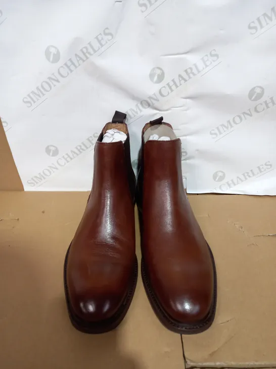 BOXED PAIR OF JONES BOOTMAKER DEAKIN CHELSEA BOOTS SIZE 9 