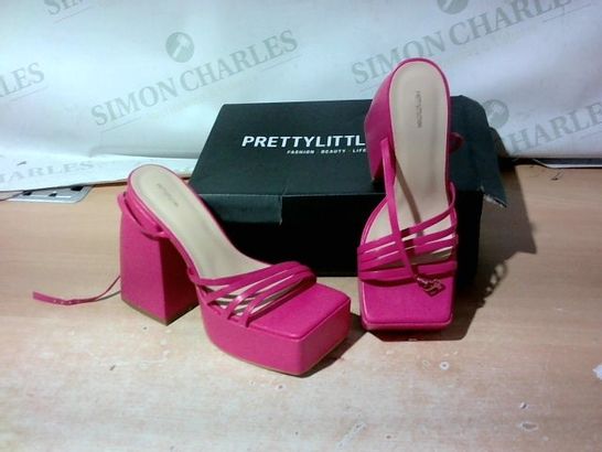 BOXED PAIR OF PRETTY LITTLE THING PLATFORM HIGH HEELS SIZE 4