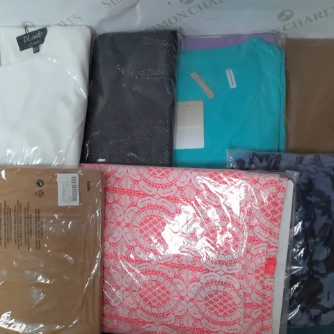 LOT OF APPROX 16 CLOTHING ITEMS IN VARIOUS BRANDS, STYLES, COLOURS AND SIZES
