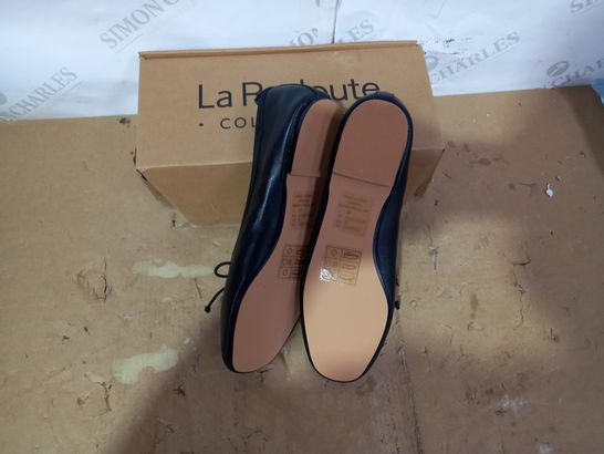 BOXED PAIR OF LA REDOUTE SHOES SIZE 39