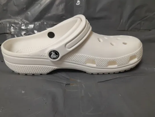 CROCS CLASSIC CLOG - WHITE