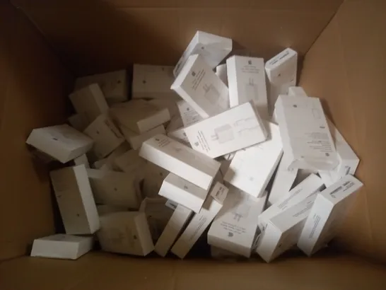 BOX OF APPROXIMATELY 25 ASSORTED APPLE CHARGERS TO INCLUDE - IPHONE 15 PRO MAX CHARGER , IPHONE 14 PRO MAN CHARGER 