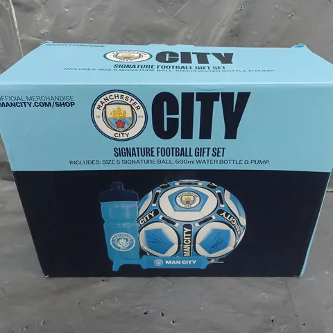 BOXED MANCHESTER CITY SIGNATURE FOOTBALL GIFT SET 