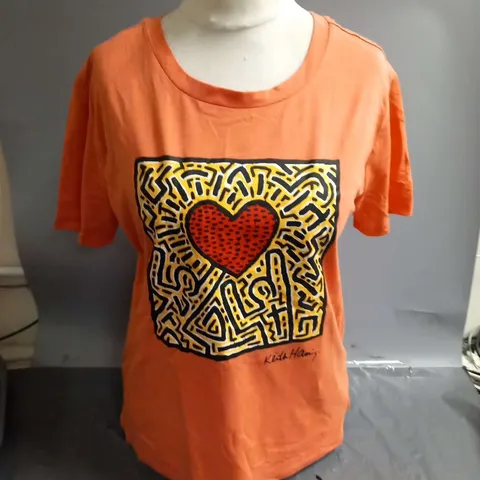 FIVE KEITH HARING CORAL T SHIRTS IN ASSORTED SIZES