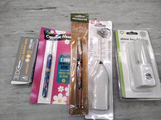 TOTE OF ASSORTED ITEMS INCLUDING BALL BEARING HINGE, CROCHET HOOK, POLEMASTER TUFF EYE 2, COFFEE FROTHER, LED NIGHT LIGHT