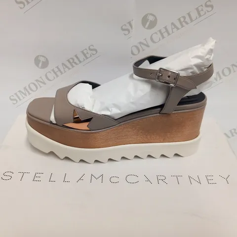 BOXED PAIR OF STELLA MCCARTNEY LIGHTGREY SANDAL SIZE 37.5