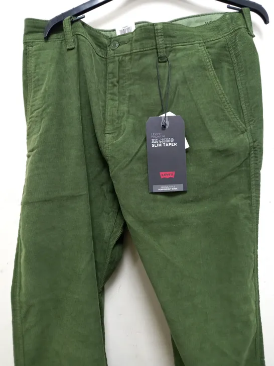 LEVIS SLIM TAPER XX CHINOS IN MOSS GREEN - 34 X 32