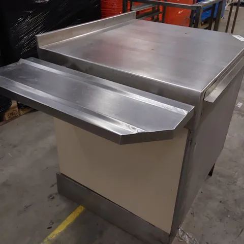 COMMERCIAL STAINLESS STEEL SERVI G COUNTER WITH TRAY SLIDE