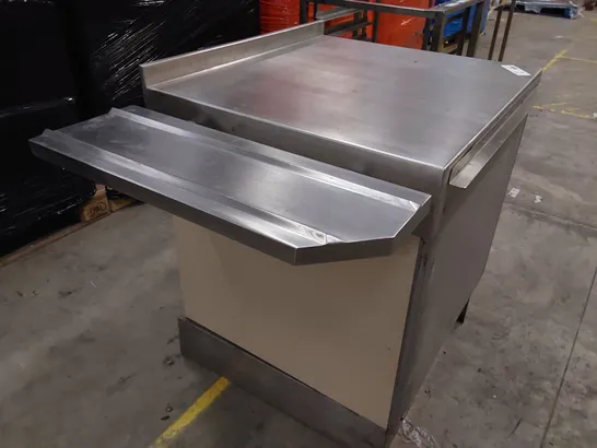 COMMERCIAL STAINLESS STEEL SERVI G COUNTER WITH TRAY SLIDE