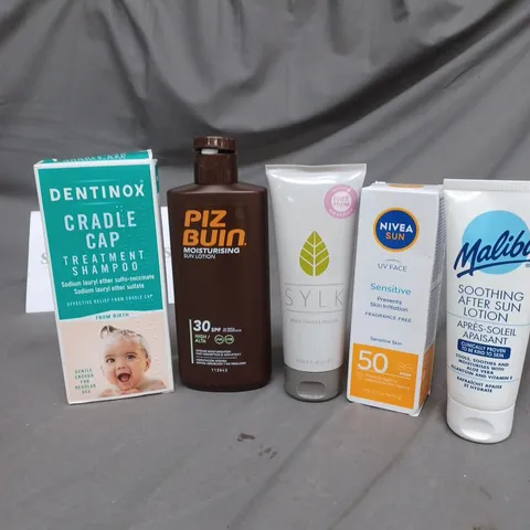 APPROXIMATELY 20 ASSORTED COSMETIC PRODUCTS TO INCLUDE DENTINOX CRADLE CAP SHAMPOO, SYLK LUBRICANT AND MALIBU AFTER SUN LOTION