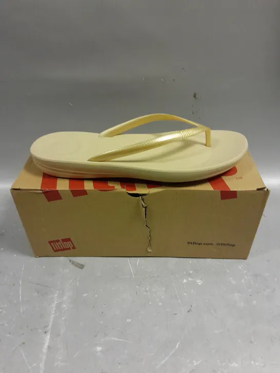 BOXED PAIR OF FITFLOP IQUSHION ERGONOMIC FLIP FLOPS - 6