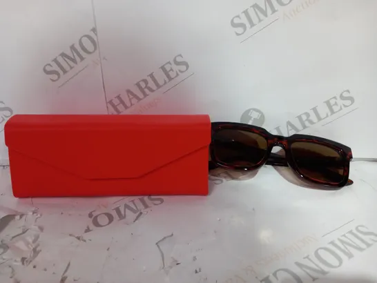 RWL SUNGLASSES WITH ORANGE CASE 