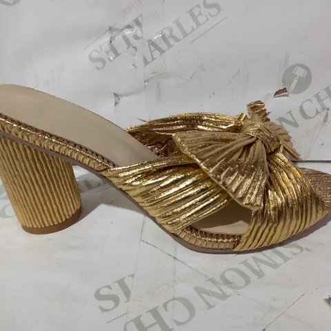 BOXED PAIR OF DESIGNER HEELED SANDALS IN METALLIC GOLD COLOUR EU SIZE 41