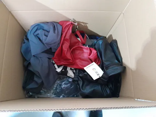 BOX OF APPROXIMATELY 20 ASSORTED CLOTHING AND FASHION ITEMS IN VARIOUS STYLES, SIZES, AND COLOURS - COLLECTION ONLY