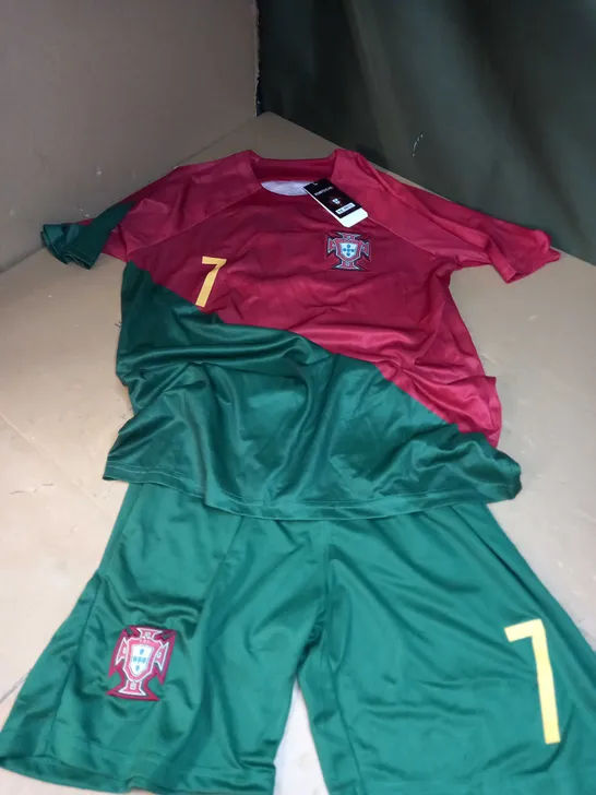 PORTUGAL `RONALDO` 7 FOOTBALL KIT - SIZE M