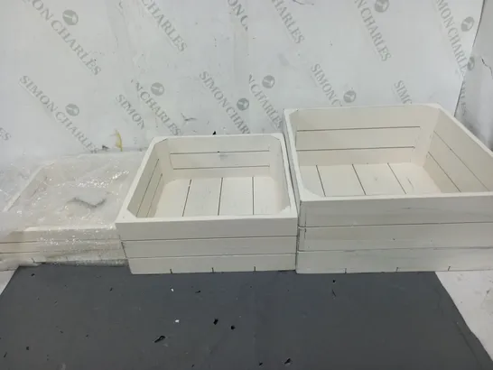 3X WHITE WOODEN CRATES 