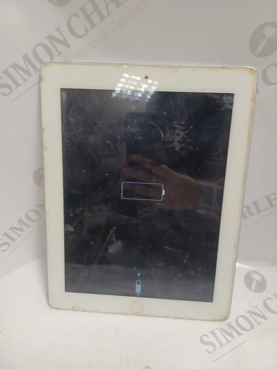 APPLE IPAD MODEL: A1458 SILVER