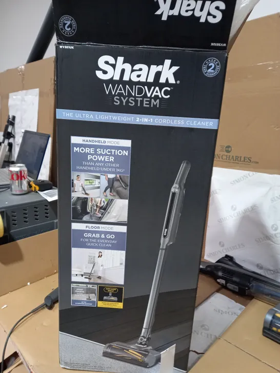 SHARK 2-IN-1 VACUUM