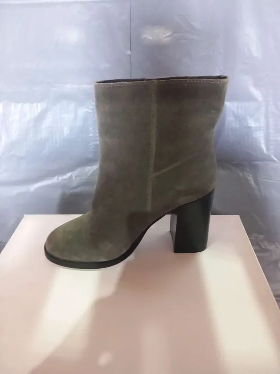 BOXED SOLEA PIGALLE KHAKI SUEDE ANKLE BOOTS SIZE 3