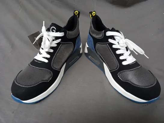 BOXED PAIR OF DESIGNER SHOES IN GREY/BLACK/BLUE UK SIZE 9