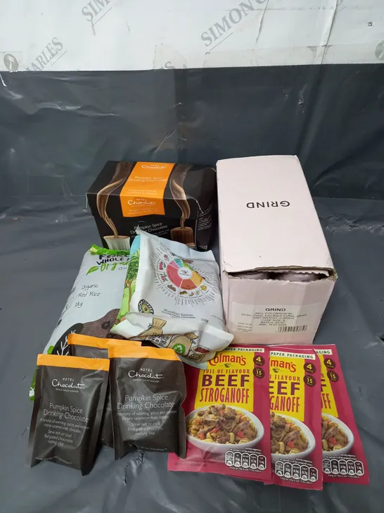 APPROXIMATELY 10 ASSORTED FOOD & DRINK ITEMS TO INCLUDE - GRIND ICED BLACK COFFEE CANS - COLMAN'S BEEF STROGANOFF SEASONING - FOREST WHOLE FOODS ORGANIC RED RICE - ETC