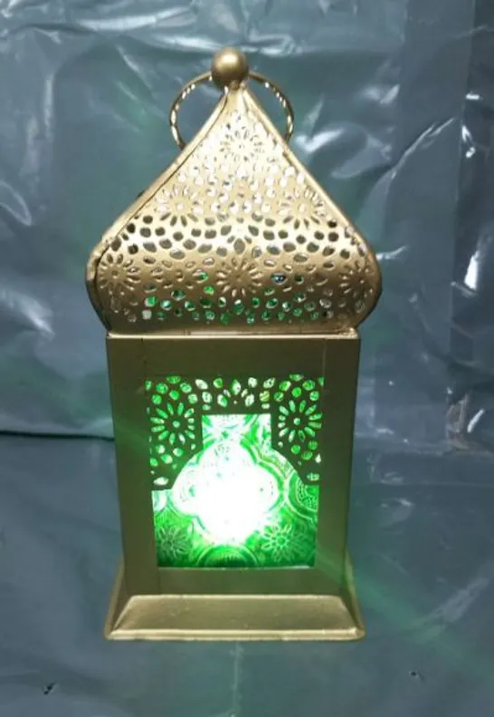 APPROXIMATELY 18 DOORBUSTER - HANDMADE MOROCCAN STYLE LED LANTERN WITH GOLDEN FINISH (3XAAA BATTERY REQUIRED) - GREEN