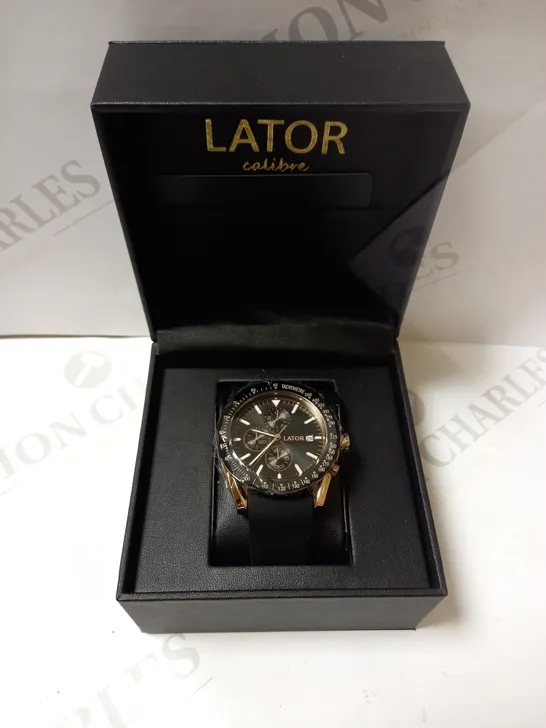 LATOR CALIBRE BLACK DIAL CHRONOGRAPH STYLE RUBBER STRAP WATCH RRP £635