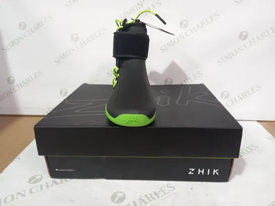 BOXED PAIR OF ZHIK LIGHTWEIGHT HIGH CUT BOOTS IN BLACK/LIME UK SIZE 5